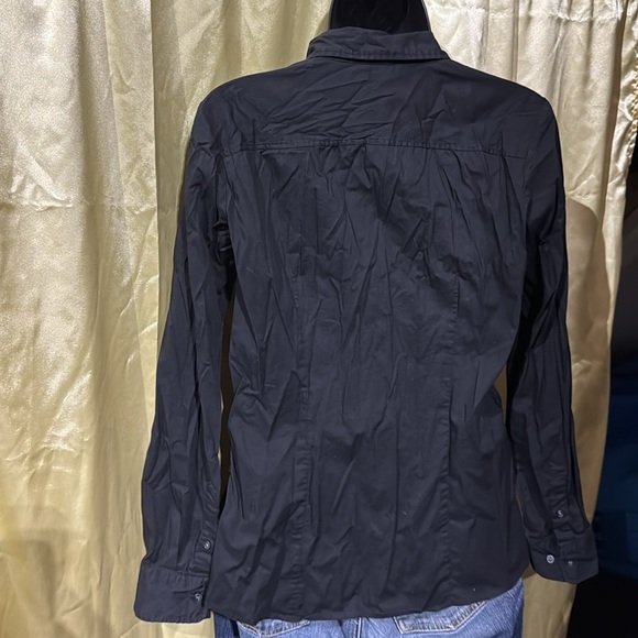 Basic Black Button Up - H & M size 8 - Picture 4 of 6